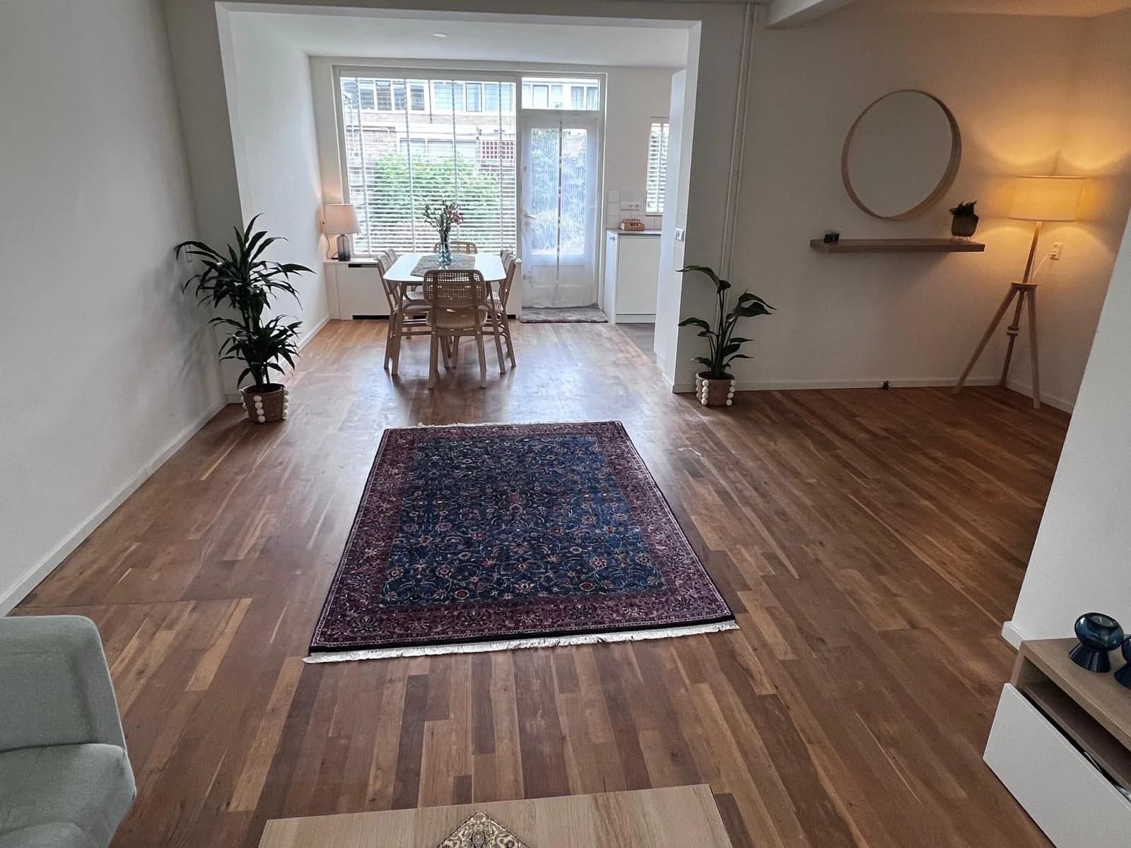 Mrs Derakhshan Apartment — site 1